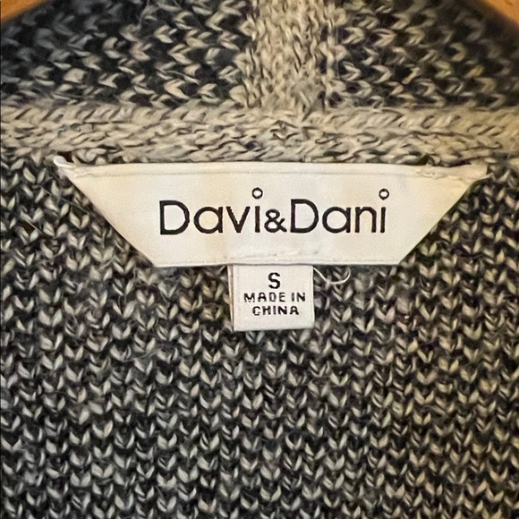 Aztec Gray Patterned Cardigan - Picture 3 of 8